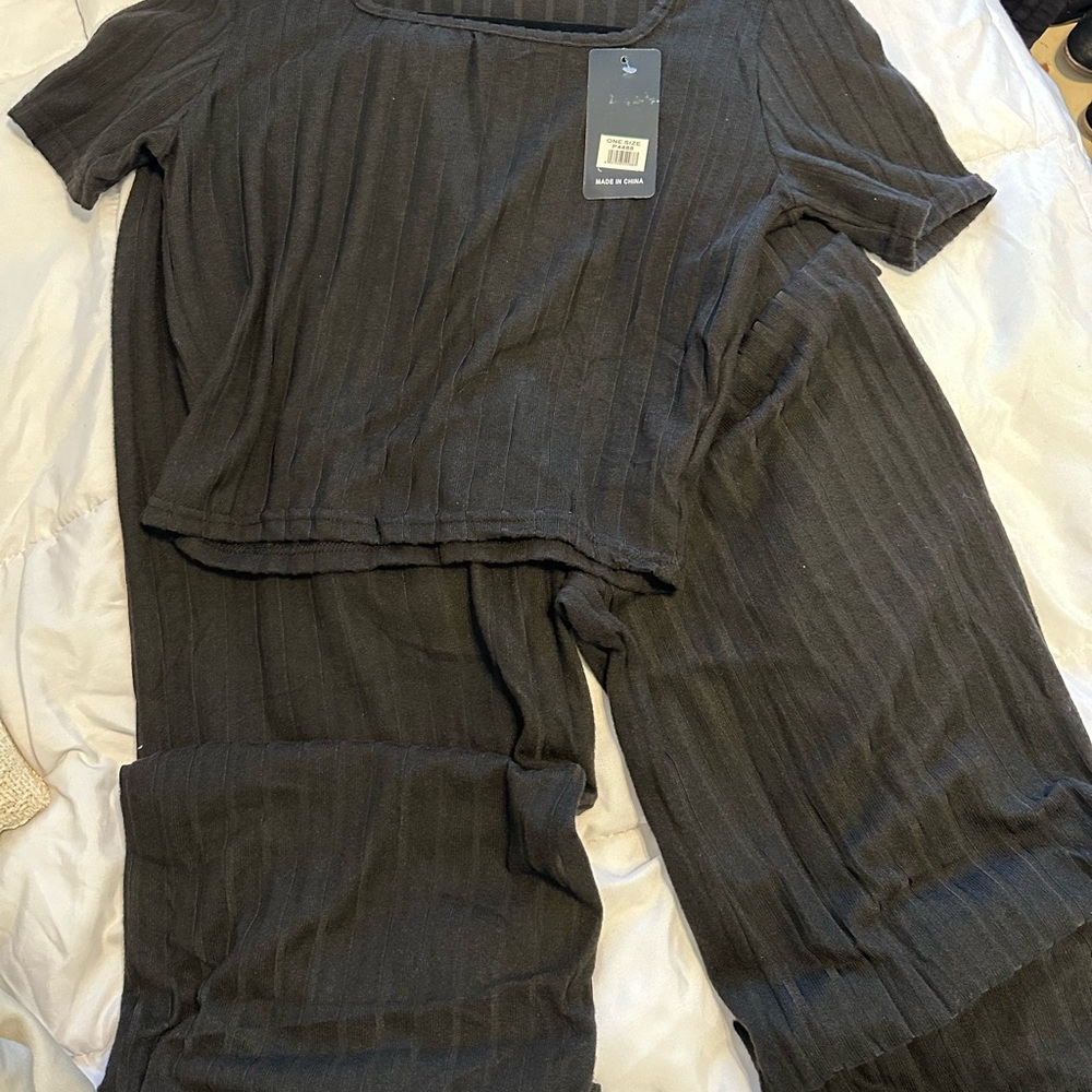 Black Ribbed Lounge Set